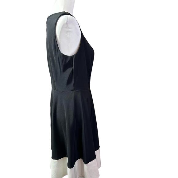 Black and White Color Block Dress With Gold Accents Size 12 - Picture 5 of 8